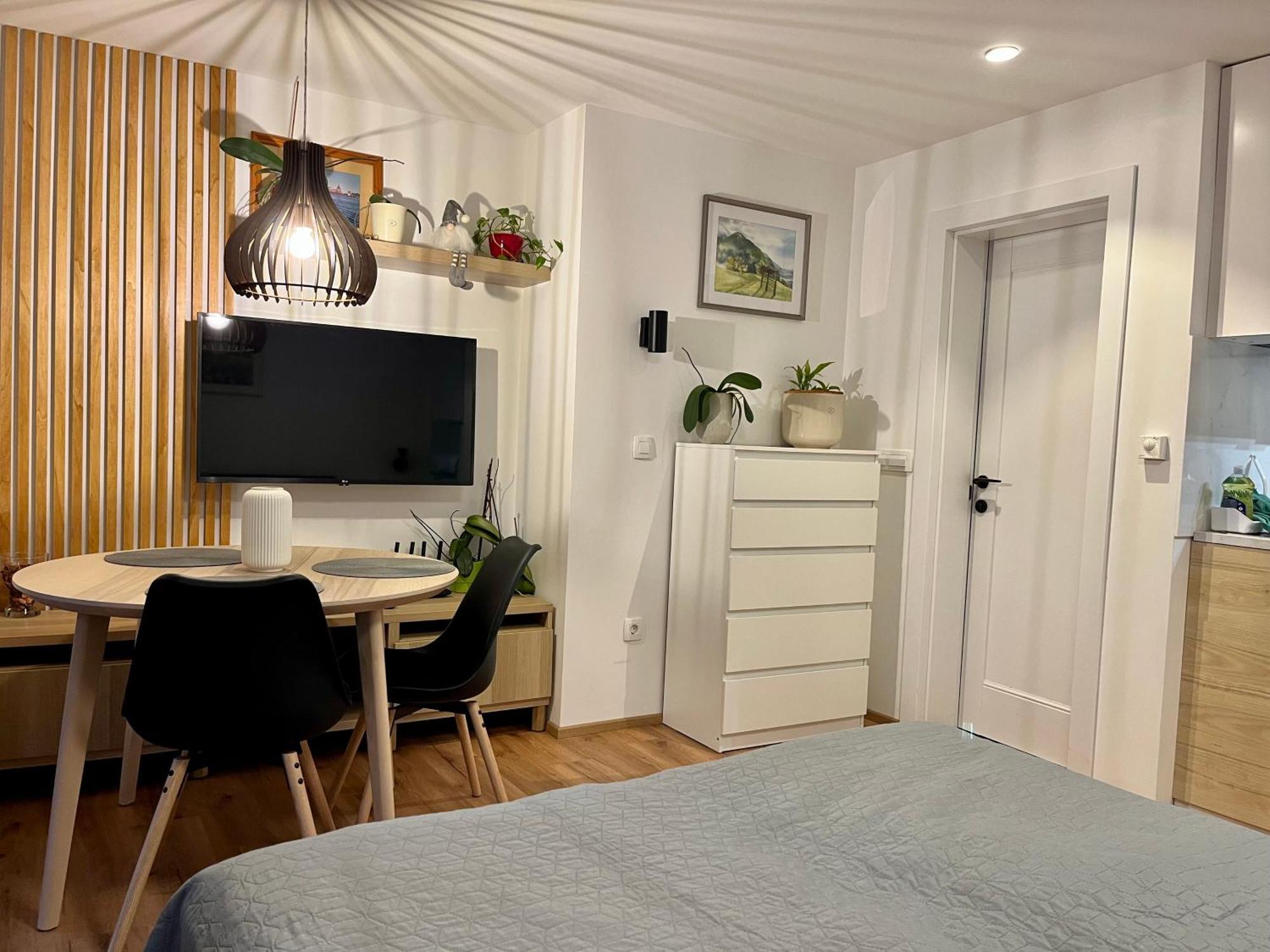 Apartments Pri Fencu Jesenice Eksteriør bilde