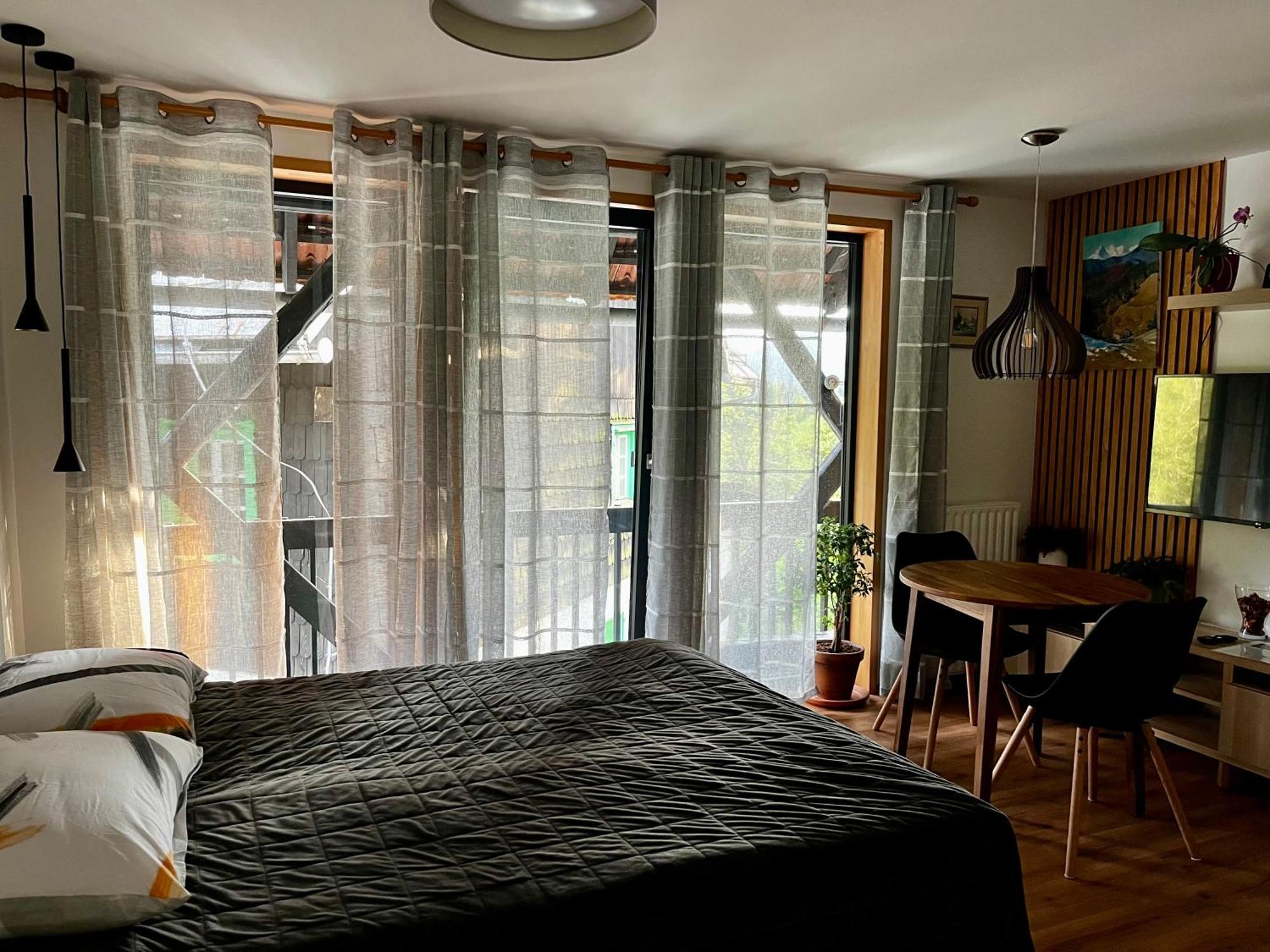 Apartments Pri Fencu Jesenice Eksteriør bilde